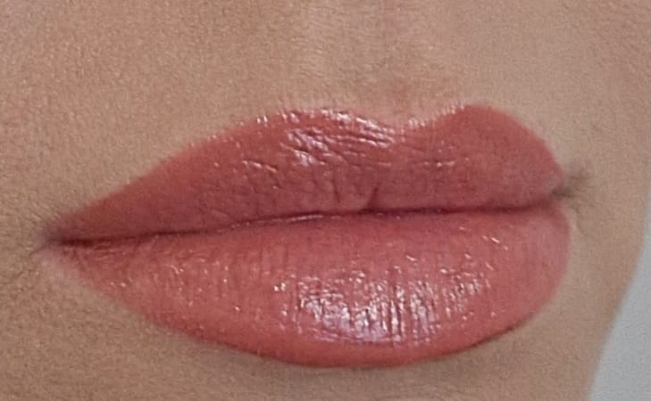 Customer photo review of Lip Gloss SPF30