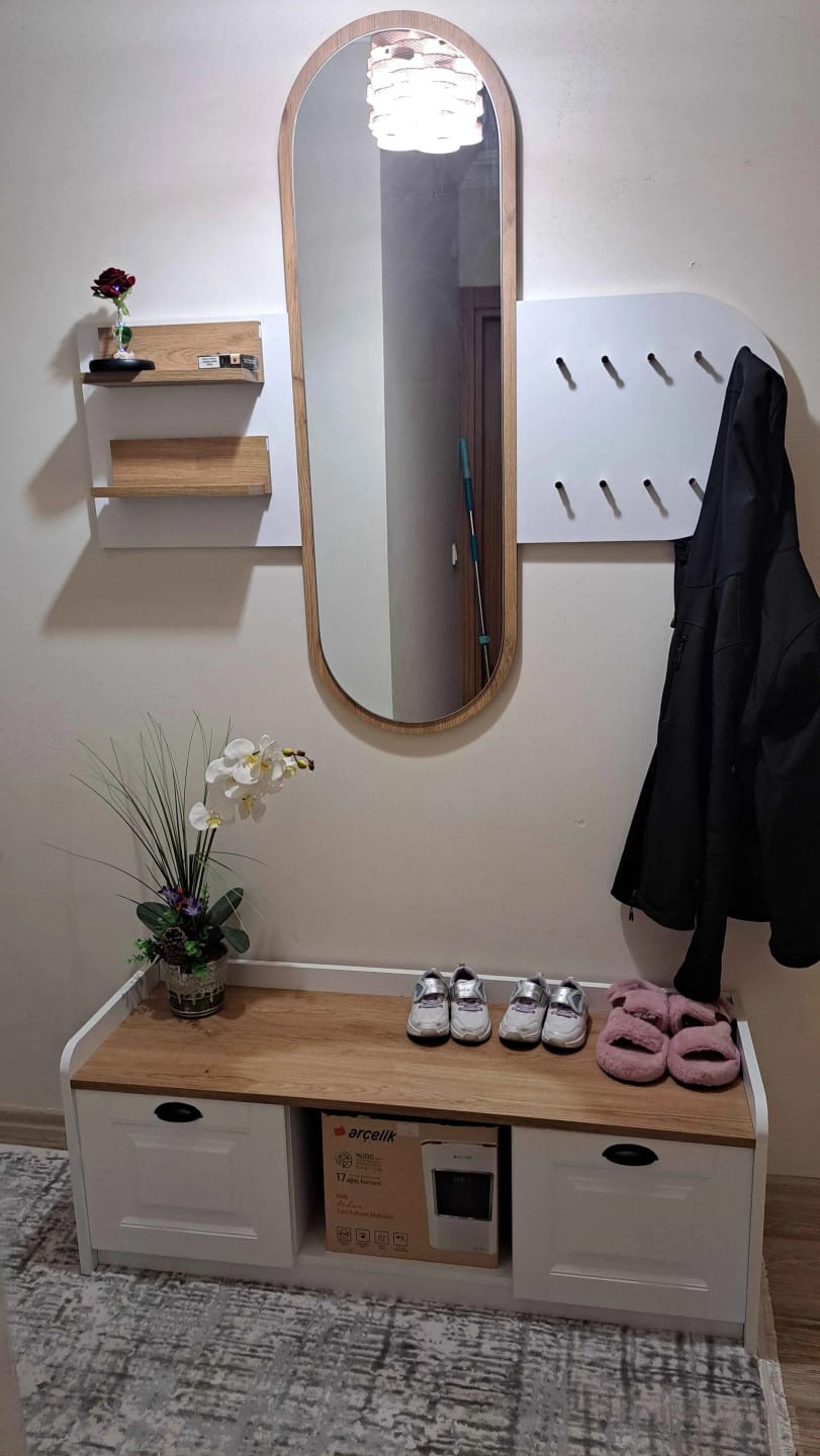 Customer photo review of Rani EE101 Aynalı Vestiyer Modern Portmanto Duvar Askısı Ayakkabılık Renk: Beyaz - S. Ceviz