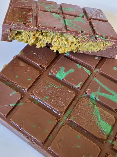 Customer photo review of Dubai Knafeh Pistachio Chocolate Bar