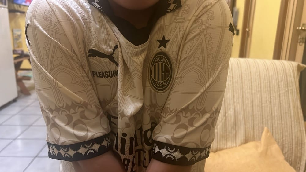 Customer photo review of MAGLIA MILAN SPECIAL EDITION 2024/25