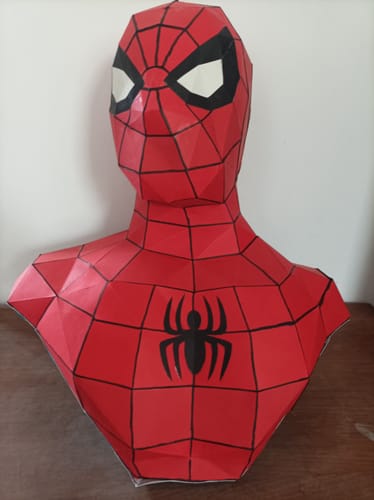 Customer photo review of Patrons Buste Spiderman