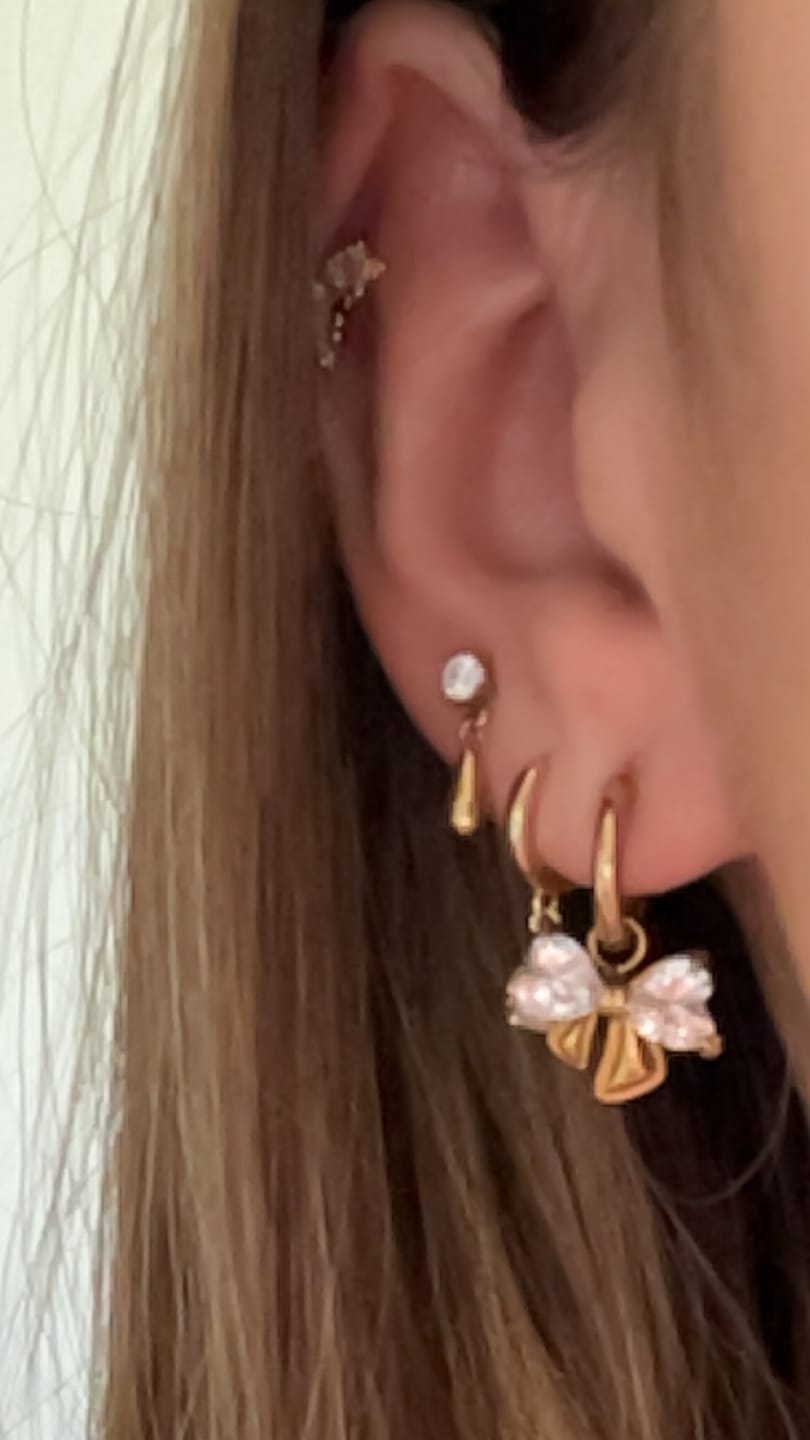 Customer photo review of Lucky Teardrop Ohrstecker 14K Vergoldet