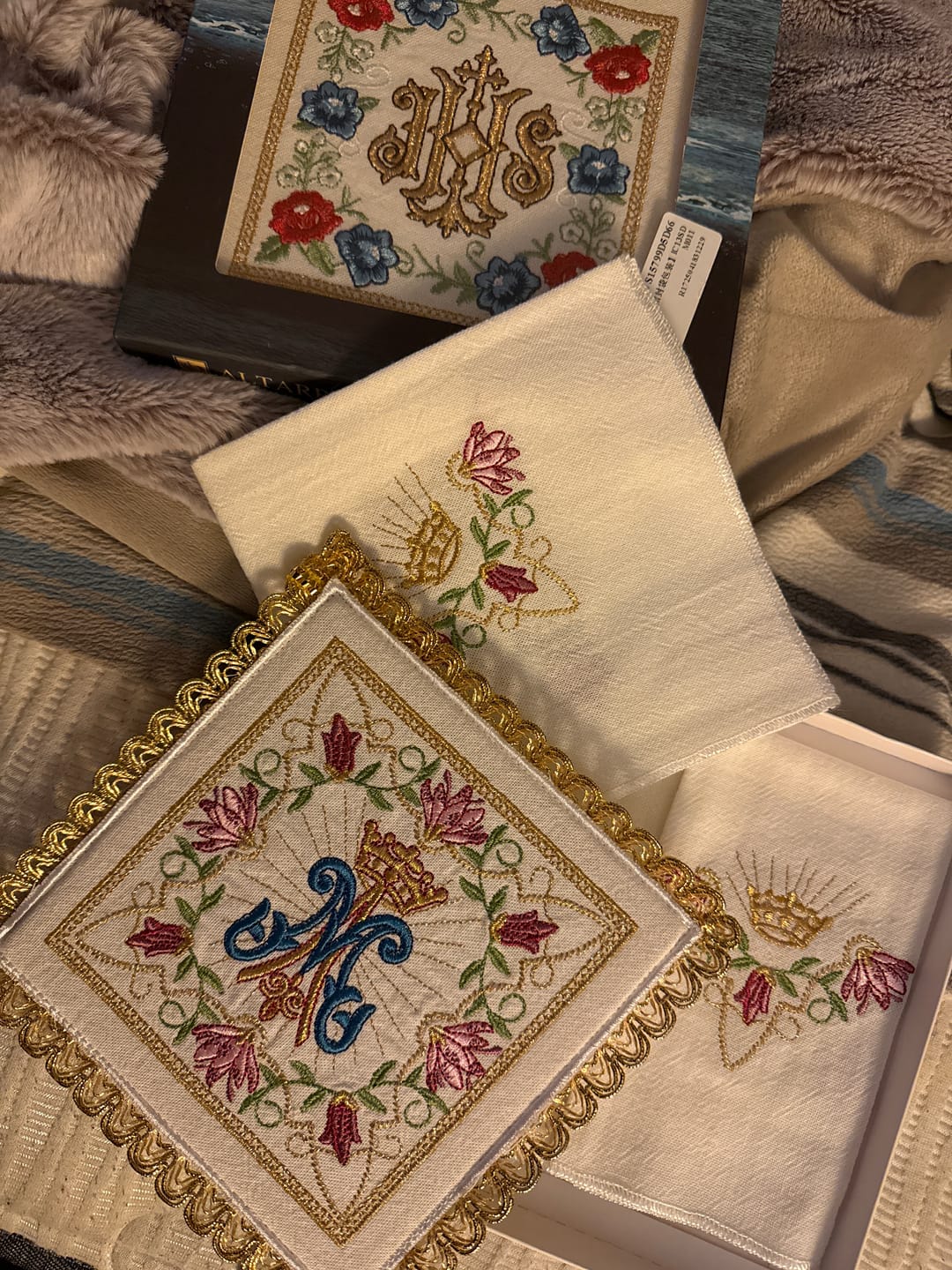 Customer photo review of Christianartworkshop Classic Style Sacred IHS Floral Devotion Altar Linen Set