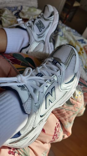 Customer photo review of Zapatilla New Balance 530 Unisex Gris