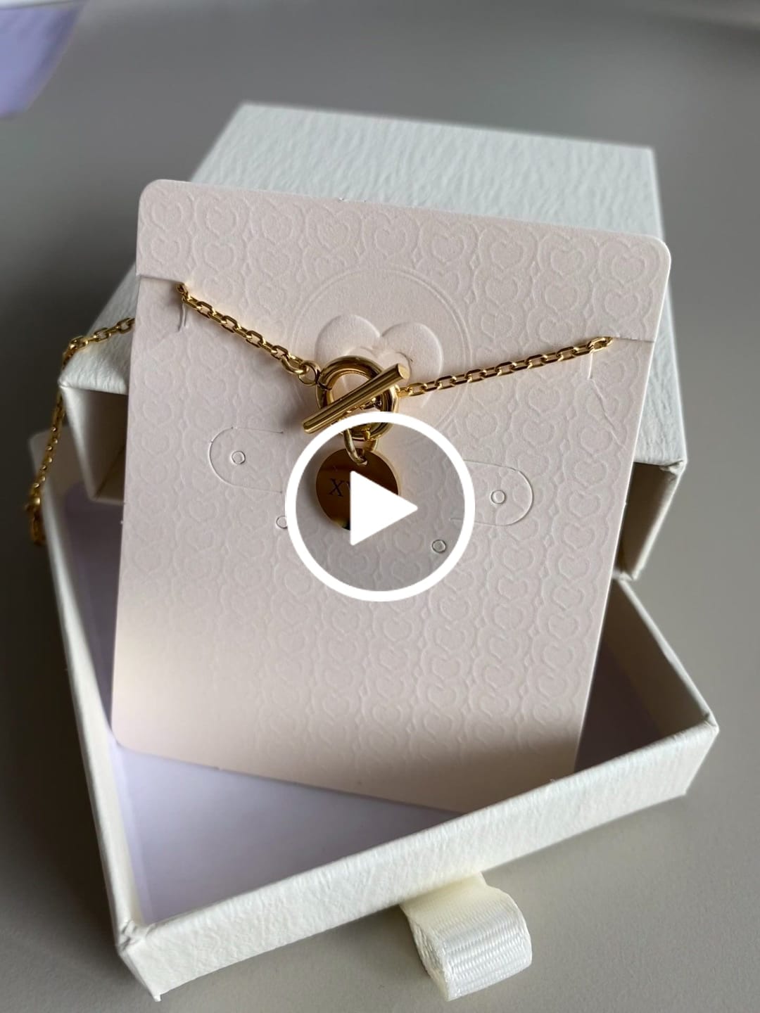 Customer video review of Pulsera Coraje - Personalizado
