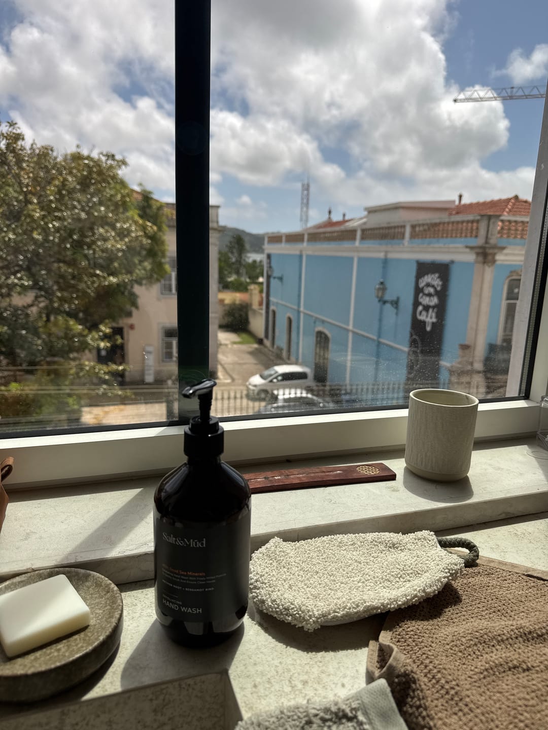 Customer photo review of Exfoliating Hand Wash With Dead Sea Minerals 500ml