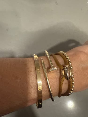 Customer photo review of 10K Nail Bangle