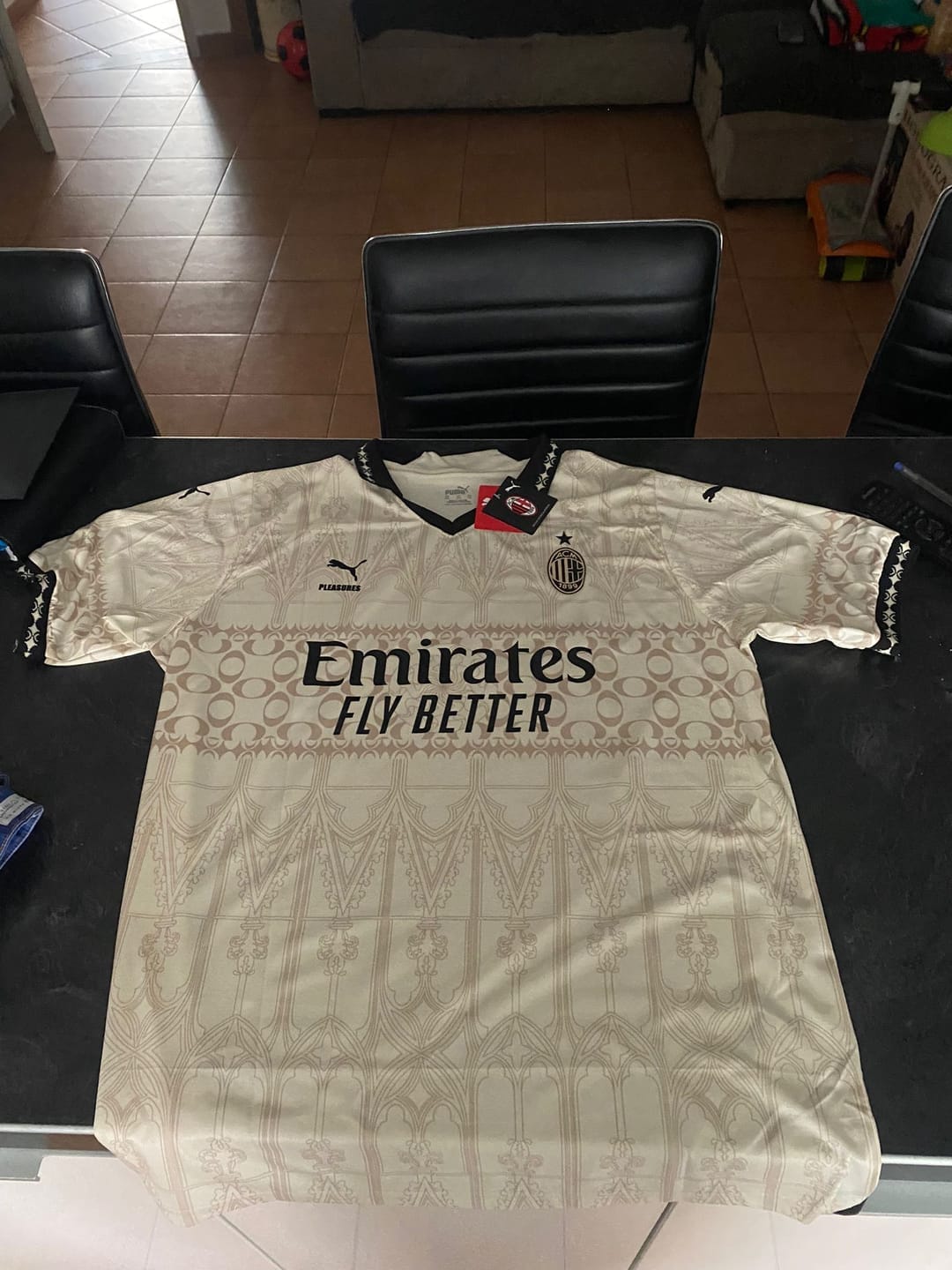 Customer photo review of MAGLIA MILAN SPECIAL EDITION 2024/25