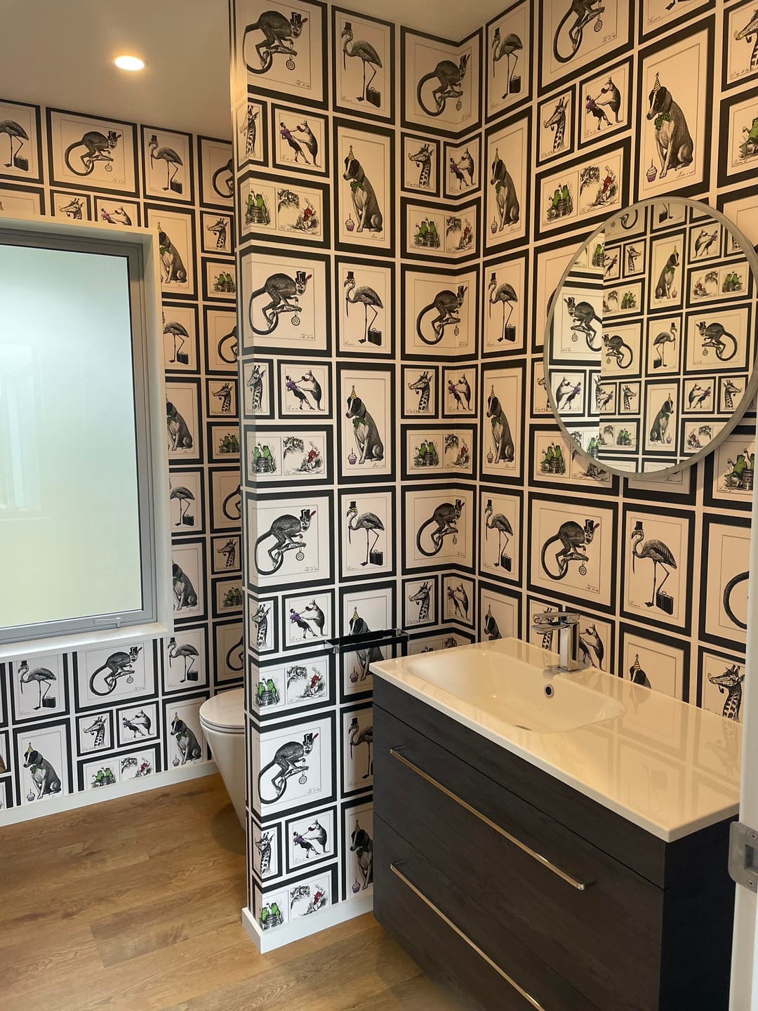 Customer photo review of Mad Dogs Wallpaper