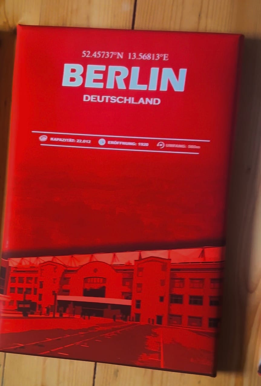 Customer photo review of Berlin Stadion Leinwand
