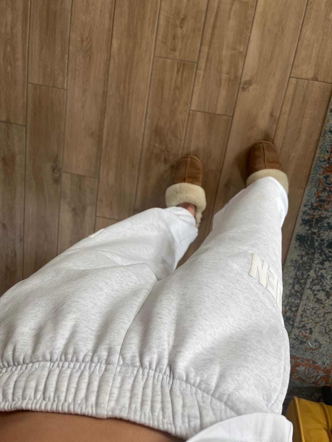 Avis client avec photo sur le PANTALON DE SPORT « GATED COMMUNITY » GRIS CLAIR