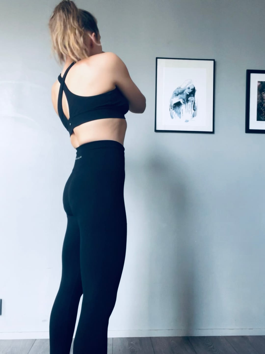 Customer photo review of Black Sculpt Seamless Tights