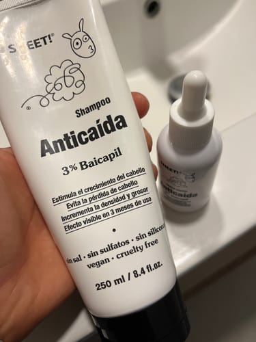 Customer photo review of Tratamiento Anticaída x 1 Mes + Vitaminas para el Pelo
