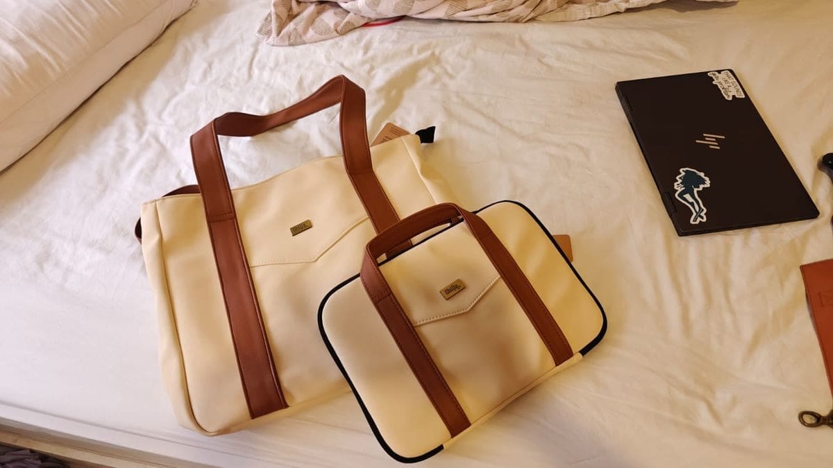 Customer photo review of תיק לאייפד שמפניה מטאלי