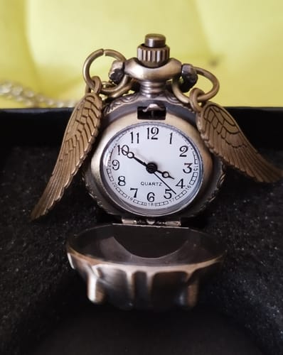 Customer photo review of Montre de Poche Harry Potter Vif D'or