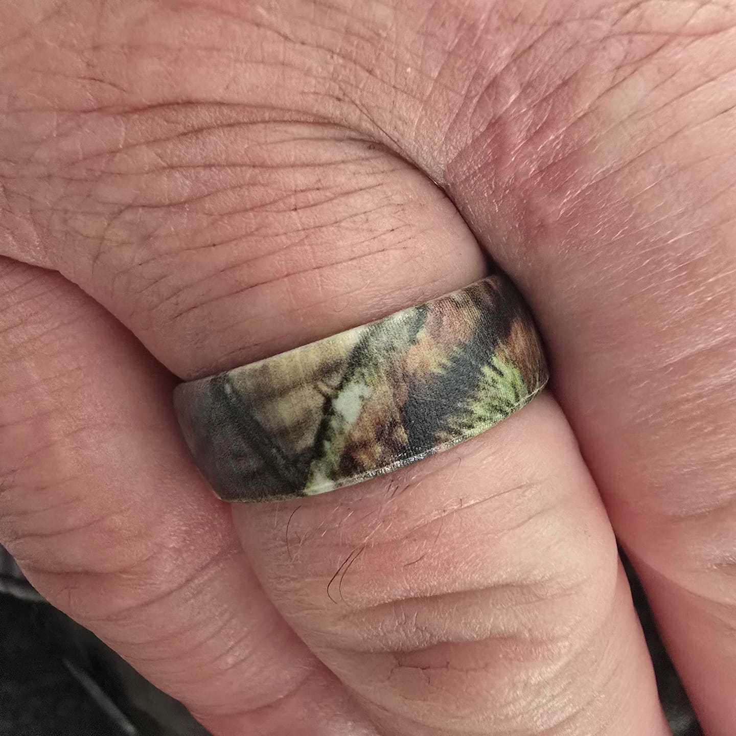 Customer photo review of Groove Life Silicone Ring -  Mossy Oak Breakup Country