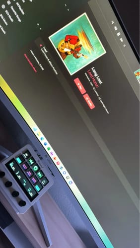 Customer photo review of MiraBox N4 Stream Deck Studio Controller with Customisable Touch Strip Dials and LCD Keys