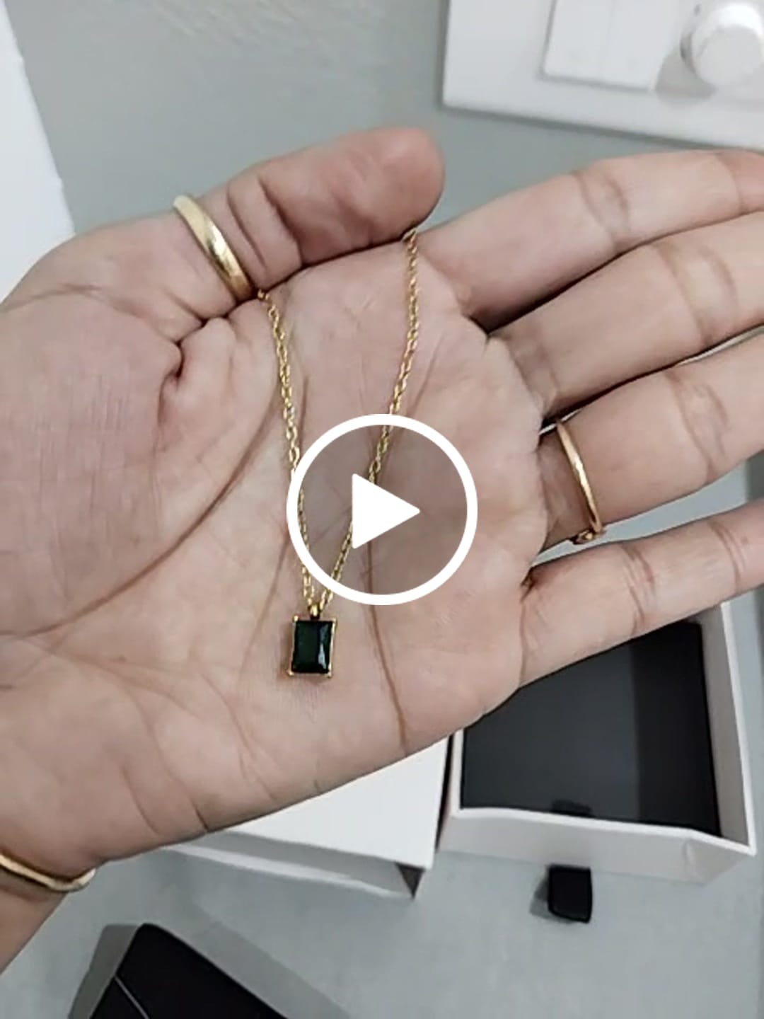 Customer video review of Emerald Aventurine Necklace