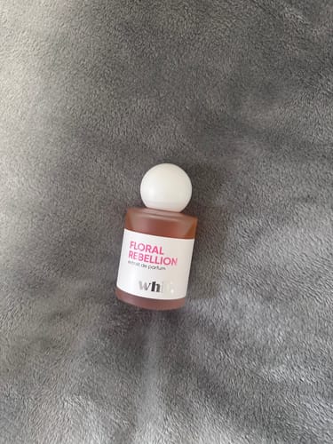 Customer photo review of Floral Rebellion