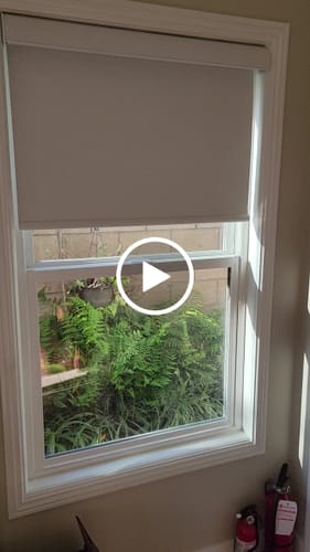 Customer video review of SmartWings Motorized Roller Shades 100% Blackout Safari