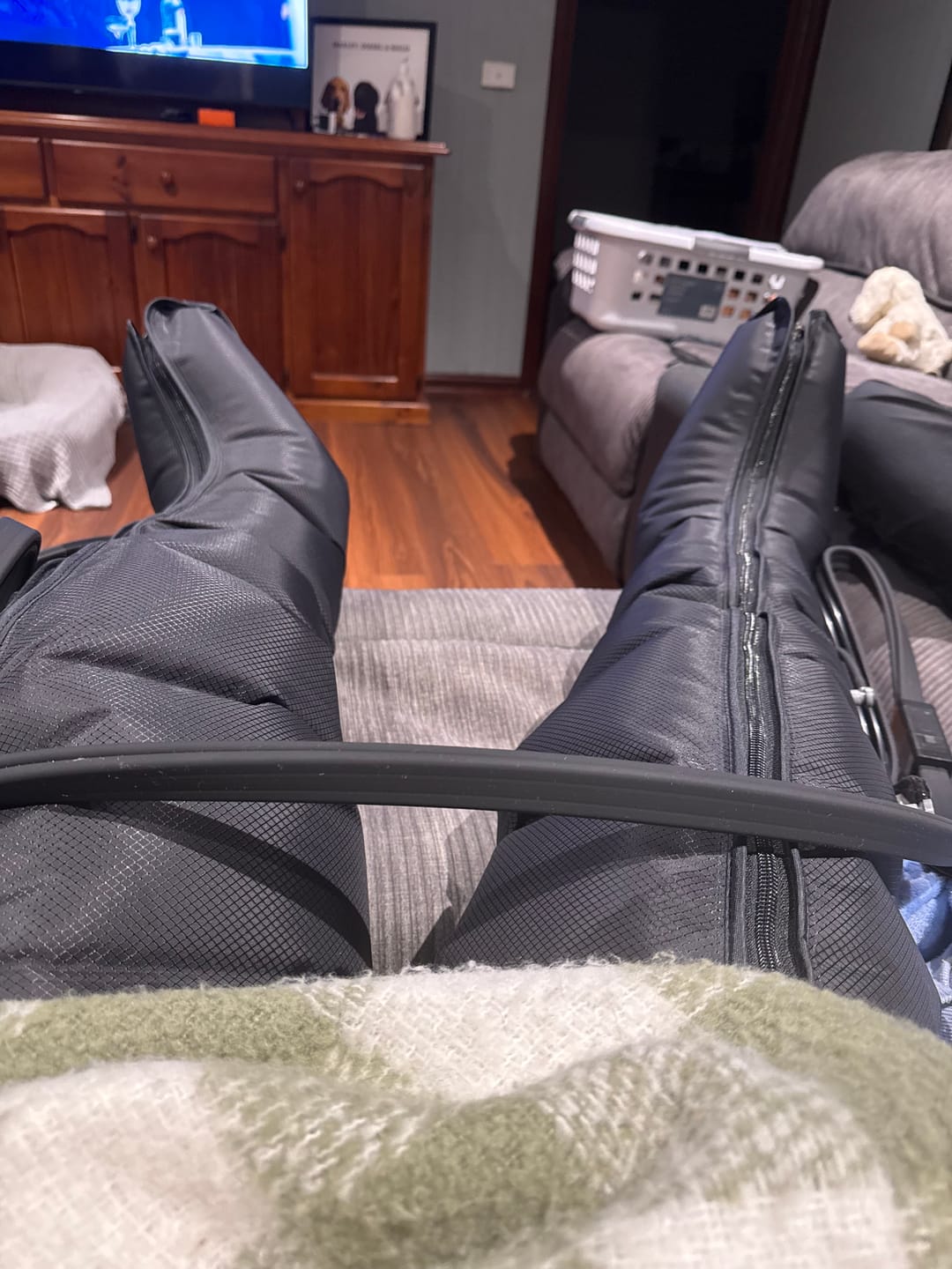 Customer photo review of RECHARGEABLE 6 Chamber Compression Boots 3.0
