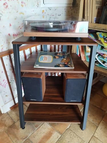 Customer photo review of Eiffel V2 AS07 LED Record Player Stand