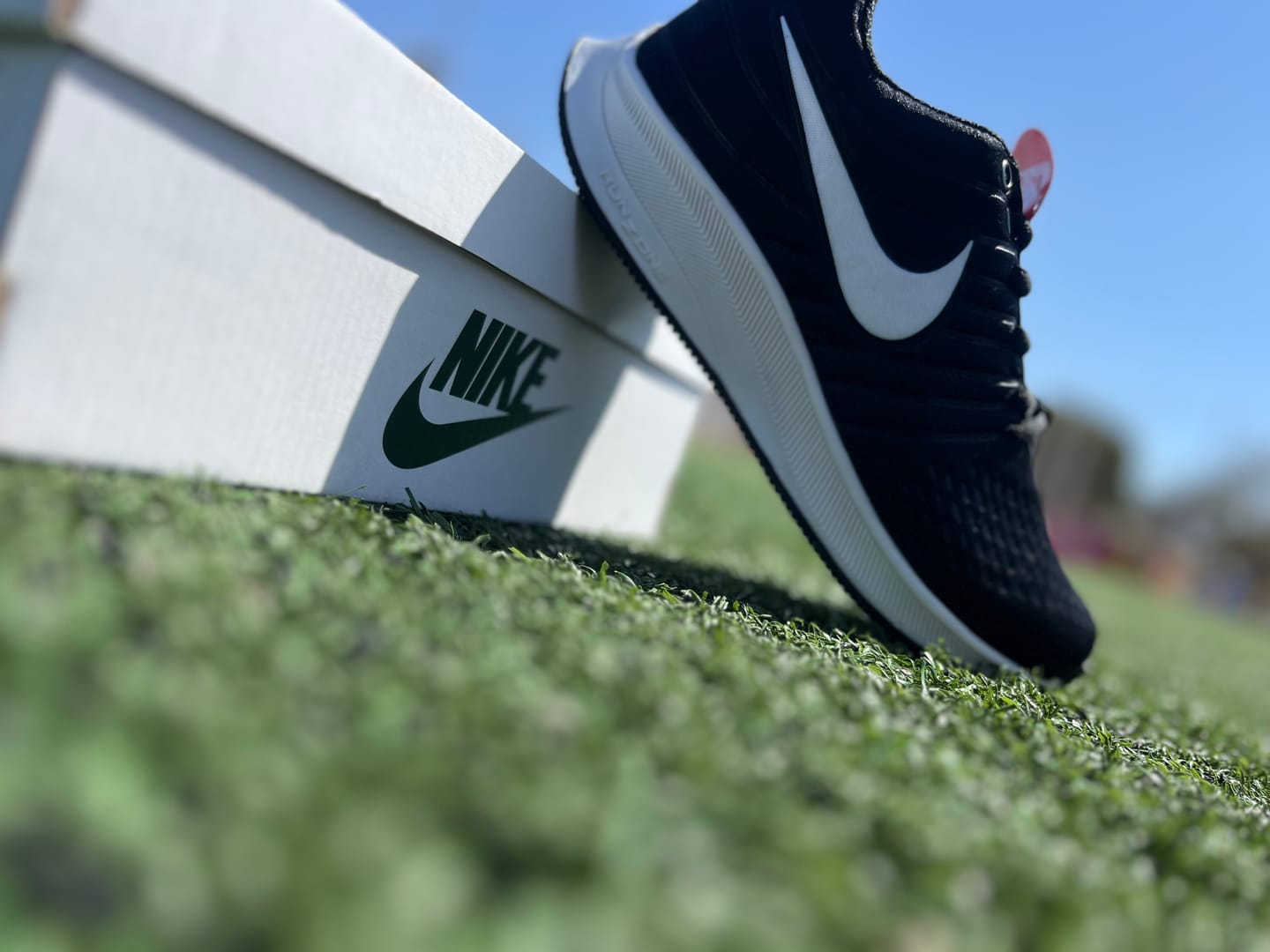 Customer photo review of Tenis 012 Negro Blanco