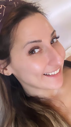 Customer photo review of Flora Lash Kit