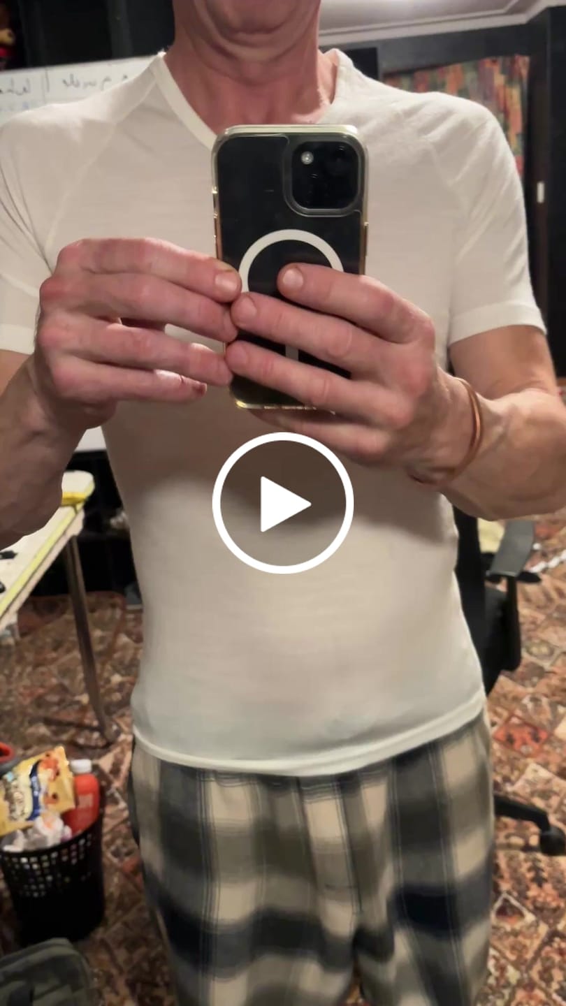 Customer video review of Merino Short Sleeve V Neck