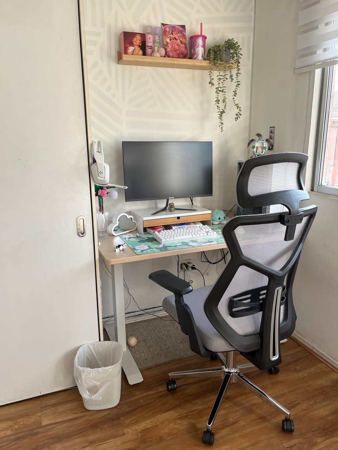 Customer photo review of Standing Desk 1.20 x 60 cm