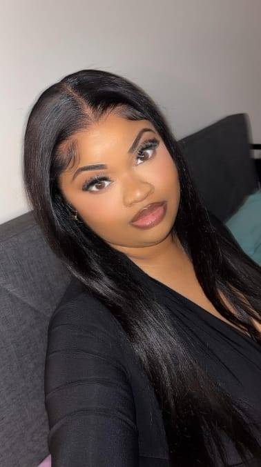 Customer photo review of MORE FACE Pre-bleached Straight Hair Wear Go Glueless Wig 7x5 Pre-cut HD Lace Pre-plucked