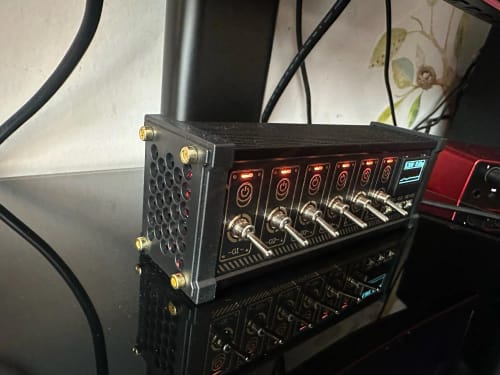 Customer photo review of Eleksmaker NK4 USB 15W Data Powered USB Hub with Individual LED Power Switches