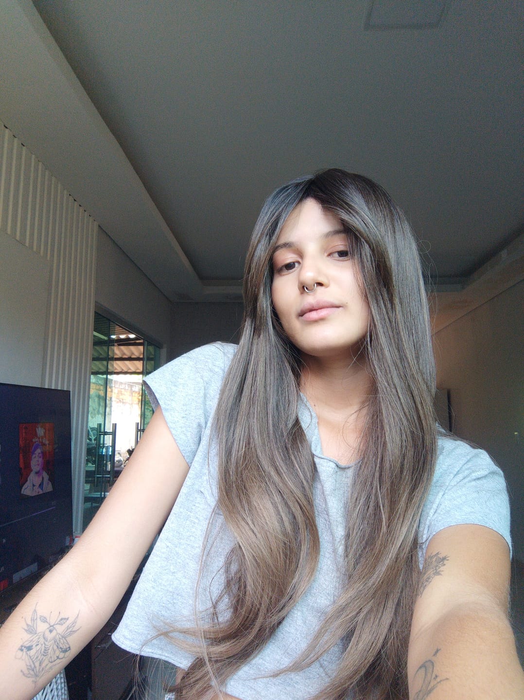 Customer photo review of Peruca Miriam Castanho com Luzes 2/10C Franja (Premium)