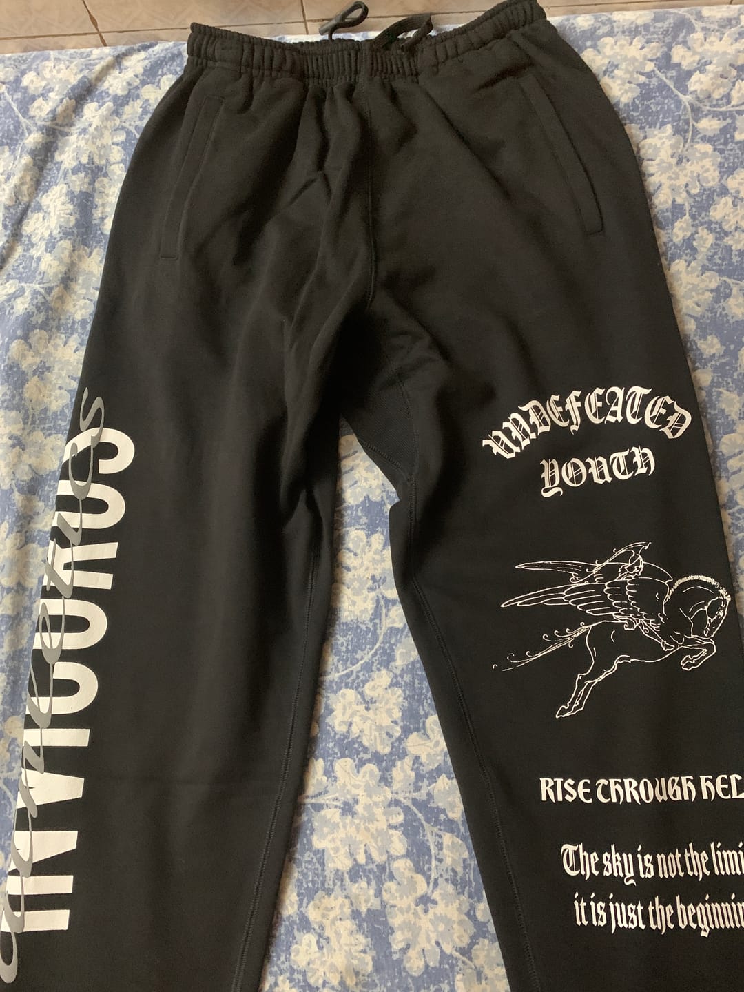 Customer photo review of ICARUS JOGGERS [BLACK]