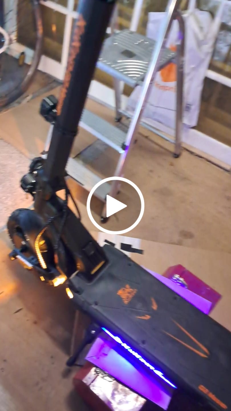 Customer video review of KuKirin G2 Master Electric Scooter