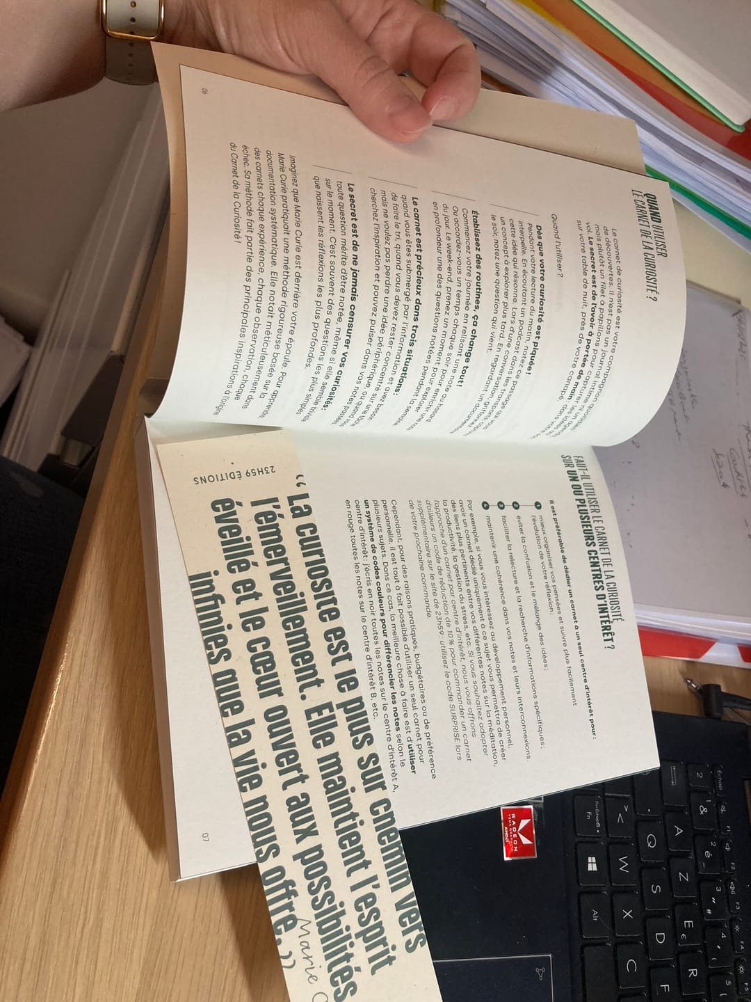 Customer photo review of Le Carnet de la Curiosité