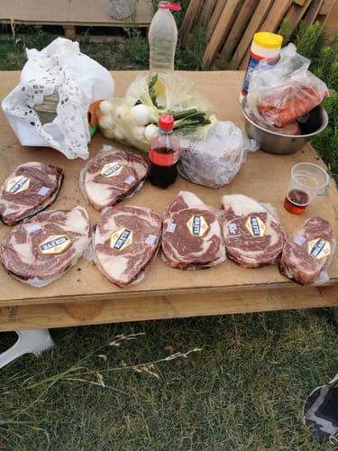 Reseña con foto de un cliente sobre Rib Eye Steak