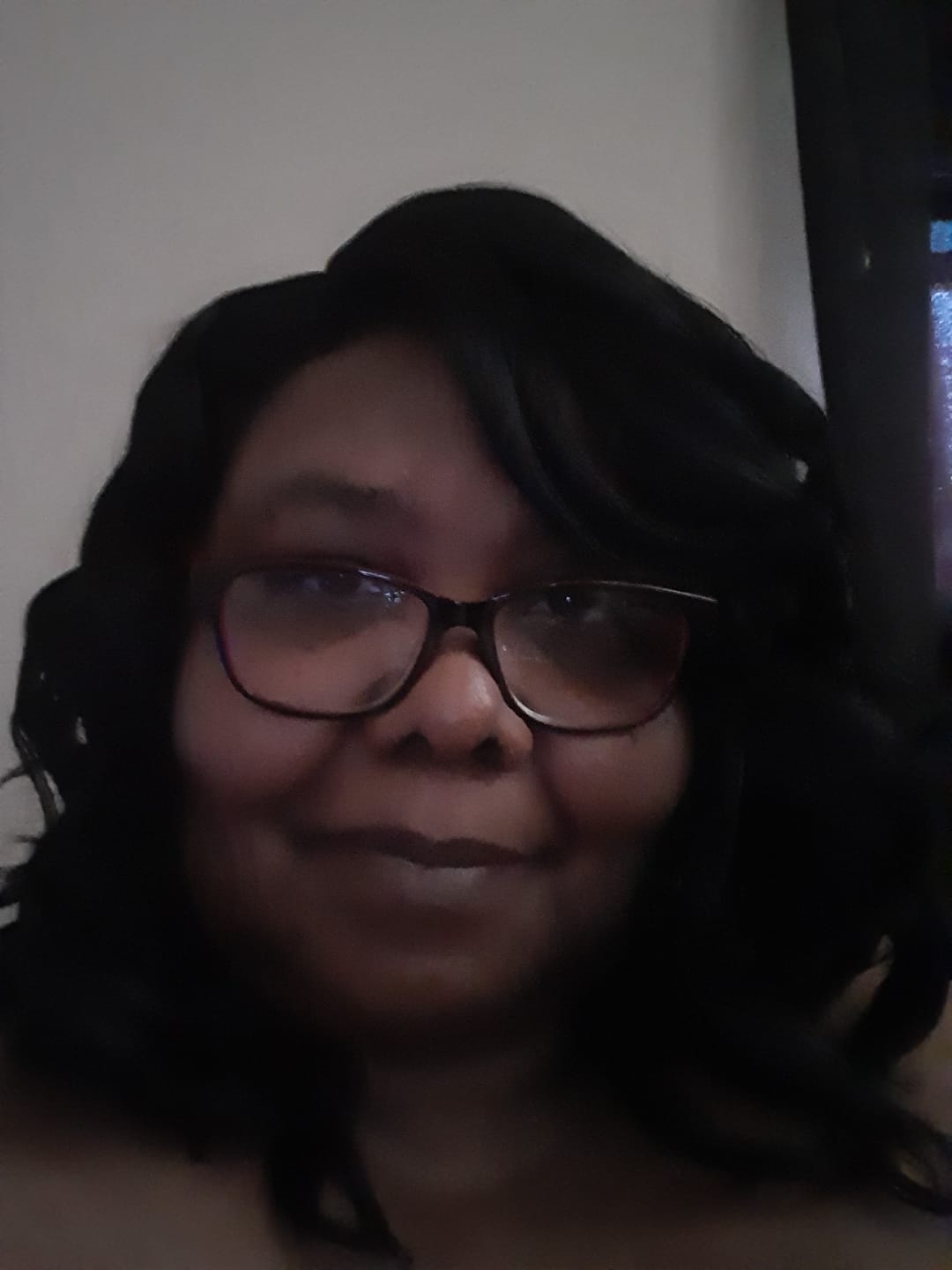 Customer photo review of Outre Wigpop Full Wig - DESSY
