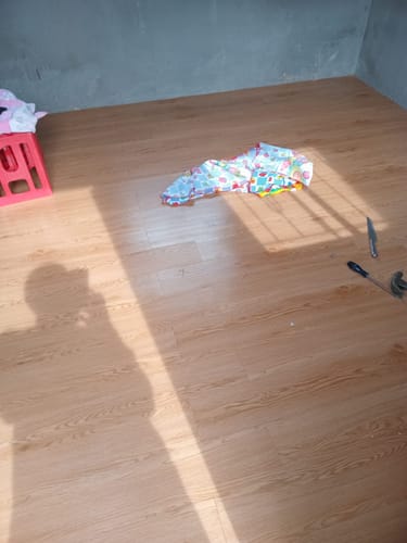 Boitumelo L. review of 🔥 TINICOO Peel & Stick PVC Flooring – Waterproof, Fireproof & DIY in Minutes (5m²)-JDL067 image 1 out of 1