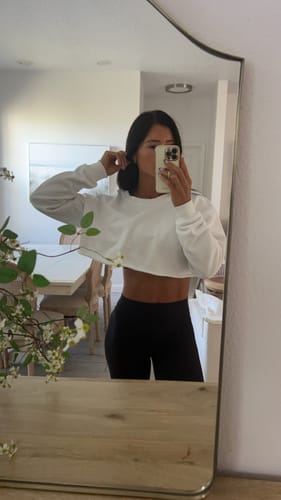 Customer photo review of Nora Cropped Sweat