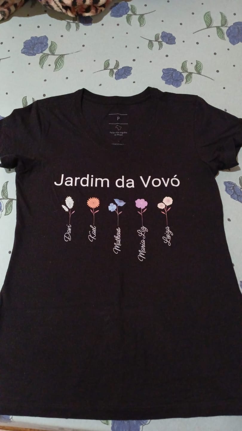 Customer photo review of Camiseta Personalizada Jardim da Vovó - PRETA - Algodão 100%
