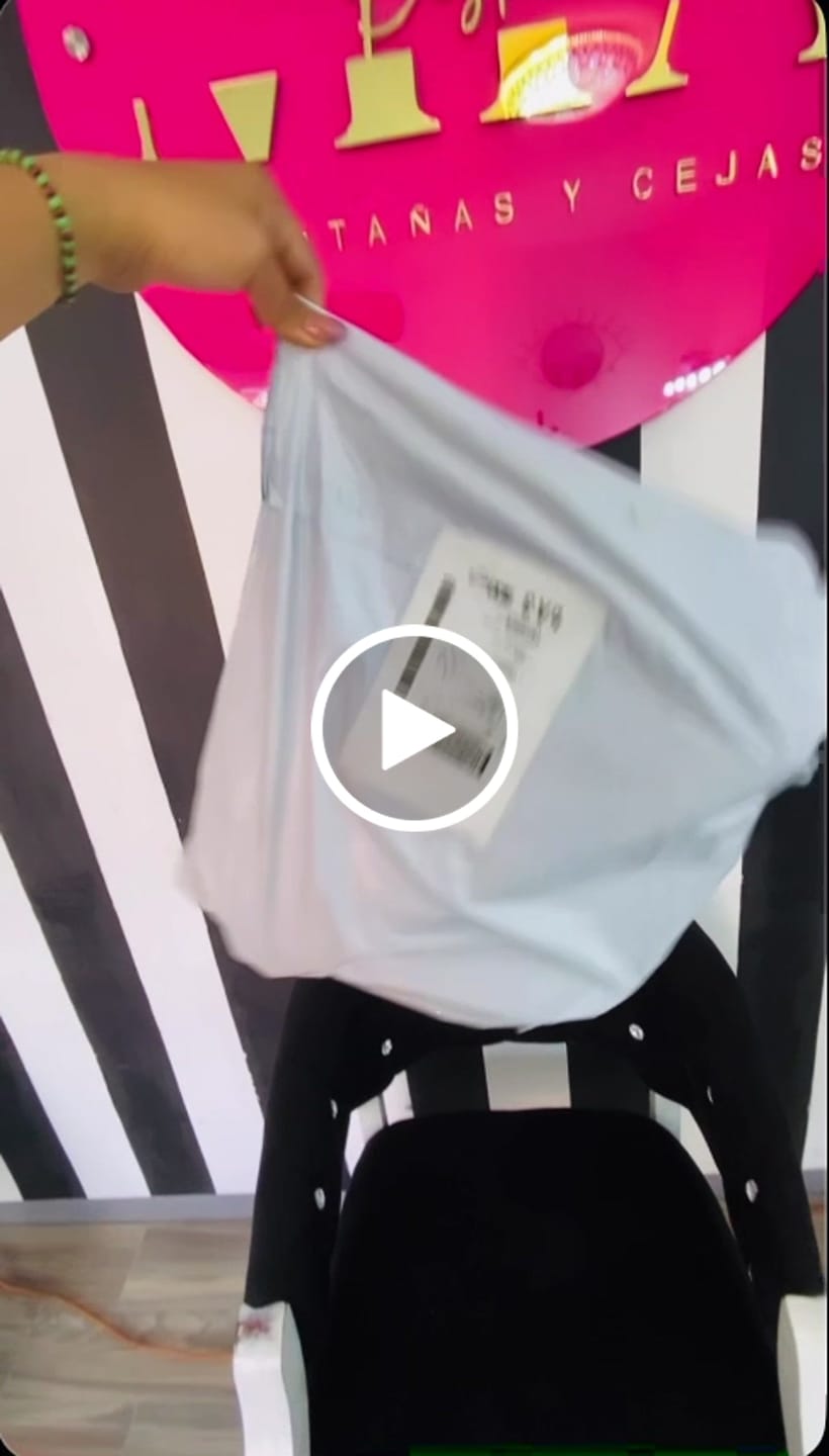 Customer video review of Plancha Profesional Titanium con Tecnología Italiana Diana Fletes