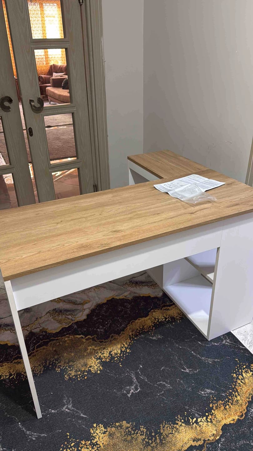 Customer photo review of Rani HA113 Çalışma Ofis Bilgisayar Masası 4 Raflı Köşeli Masa Beyaz - Sepet Ceviz 120 cm