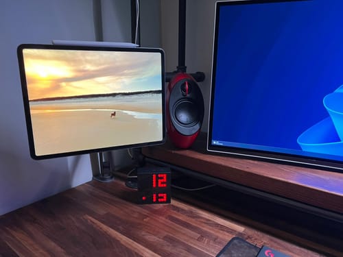 Customer photo review of KUXIU X36 iPad Magnetic Tablet Stand Aluminum Alloy Boom Arm Adjustable Tablet Stand