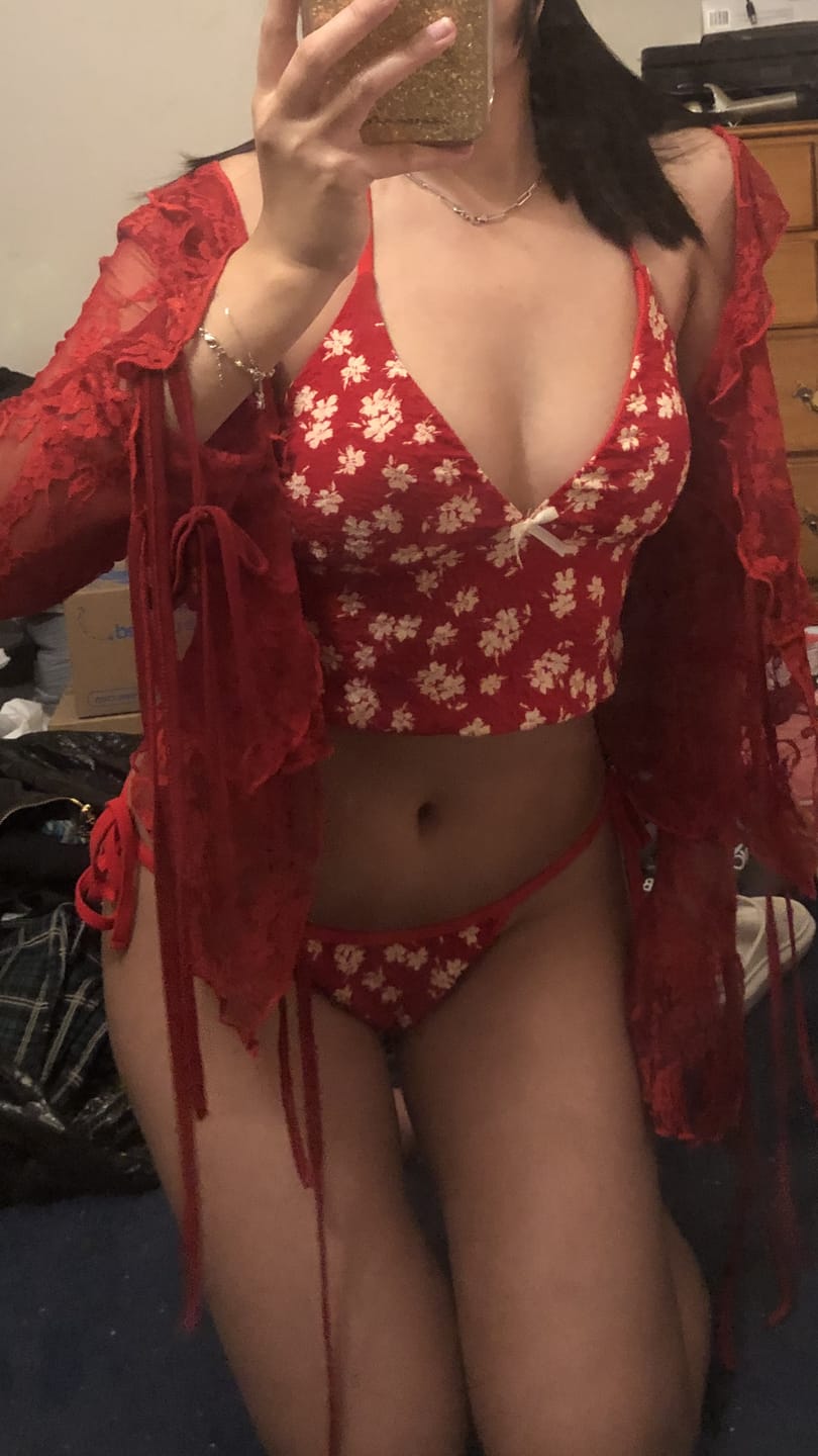 Customer photo review of Seamolly Floral Print Bowknot Decor Halter Tied Back Tie Side Tankini Set