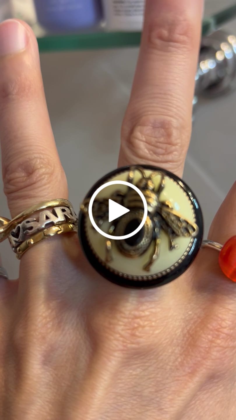 Customer video review of BeeQueen Vintage Natural Agate Ring