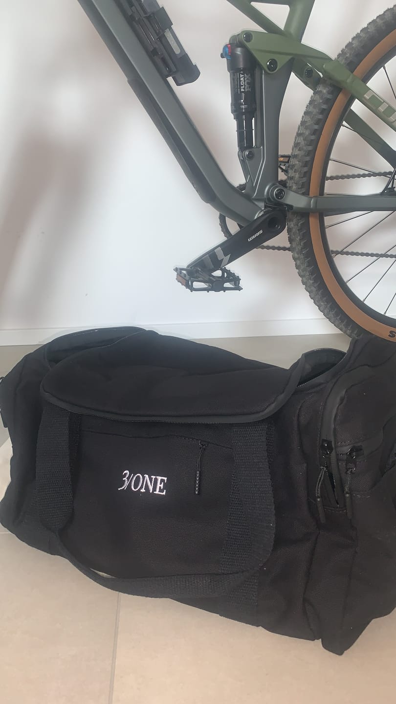 Customer photo review of Sportsbag Midnight Black Small