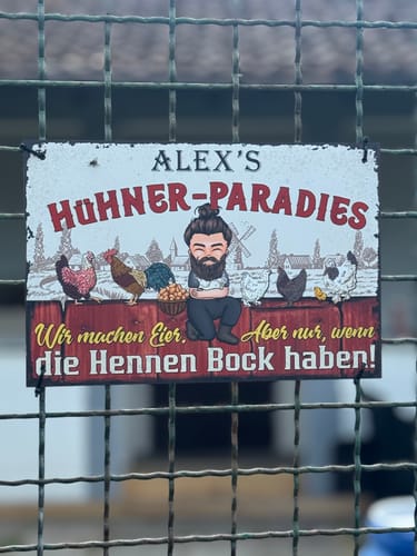 Customer photo review of Personalisiertes Gartenschild mit Hühner Motiv