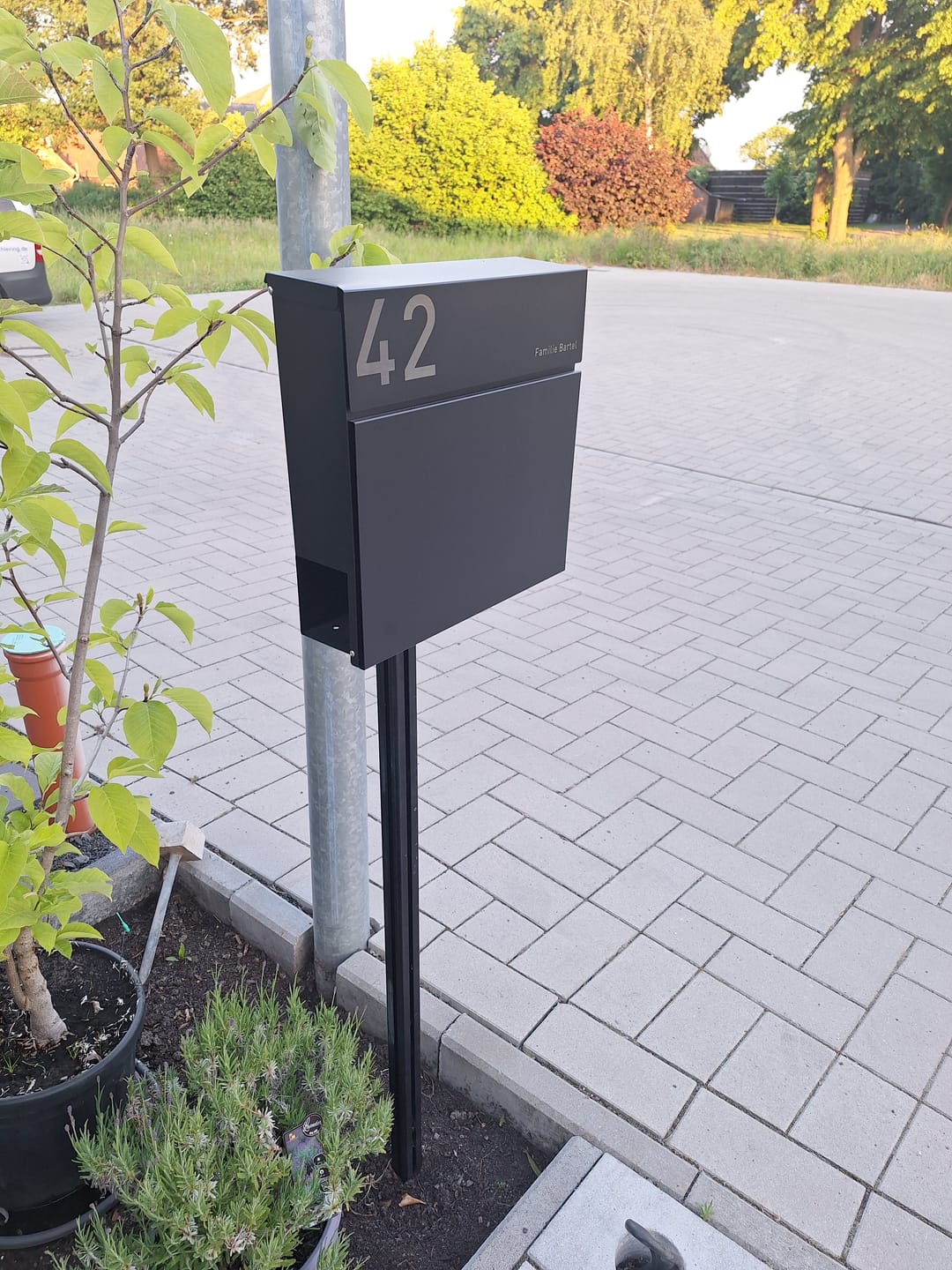 Customer photo review of Briefkasten Letterman 6 inkl. LED-Licht und GRATIS Gravur