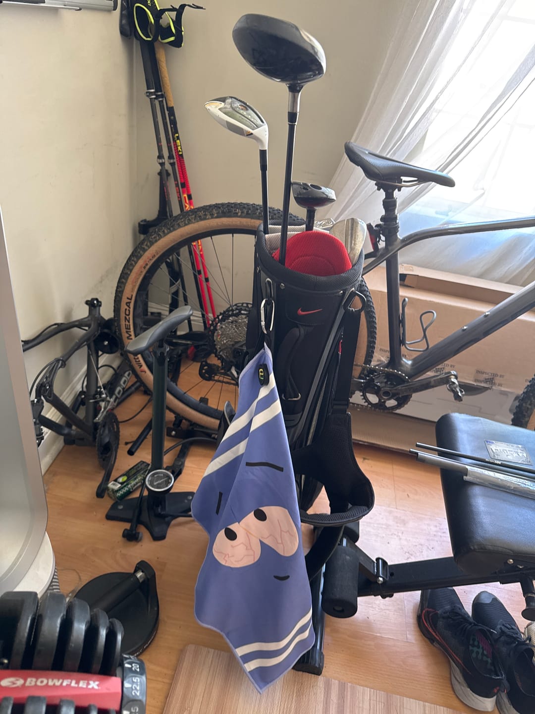 Customer photo review of [PRE ORDER] South Park 4/20 Bundle (Farmer Randy Divot Tool + LTD Towelie Ball Marker Set + Towelie Golf Towel)